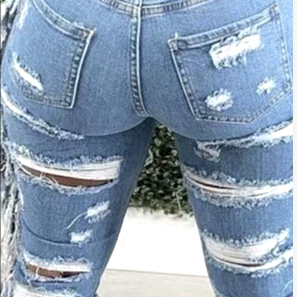 Distressed jeans - Picture 3 of 4